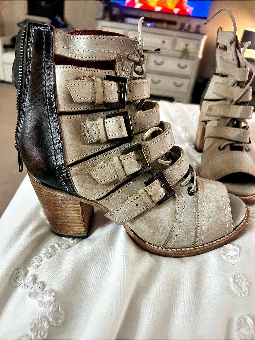 Freebird Breckelle's Strappy Leather Heeled Sandals in White Size 9